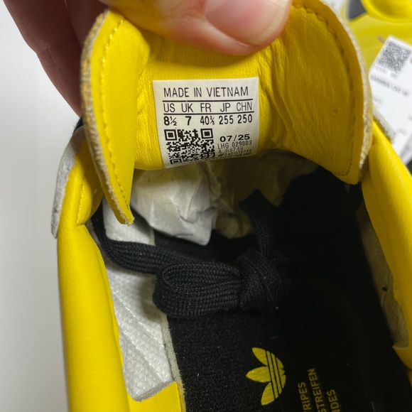 Womens Size 8.5 Adidas Samba OG Patent Yellow Casual JR8749 - Picture 7 of 8